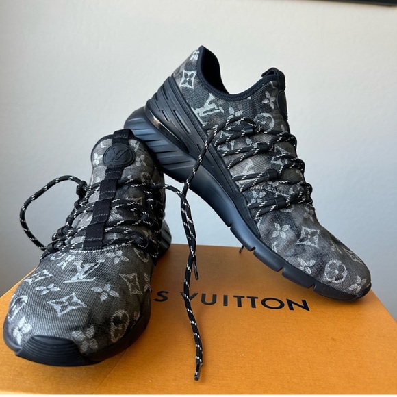 Louis Vuitton FASTLANE Sneakers Noir size 8 UK/LV - Picture 1 of 10